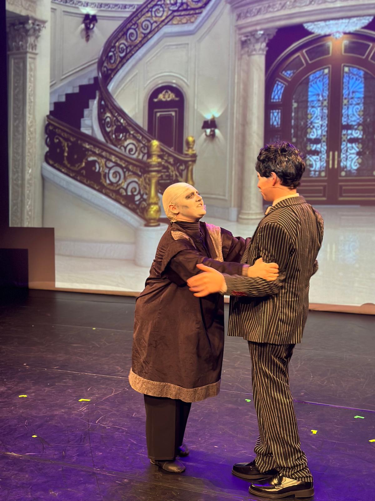 costume-addams 8