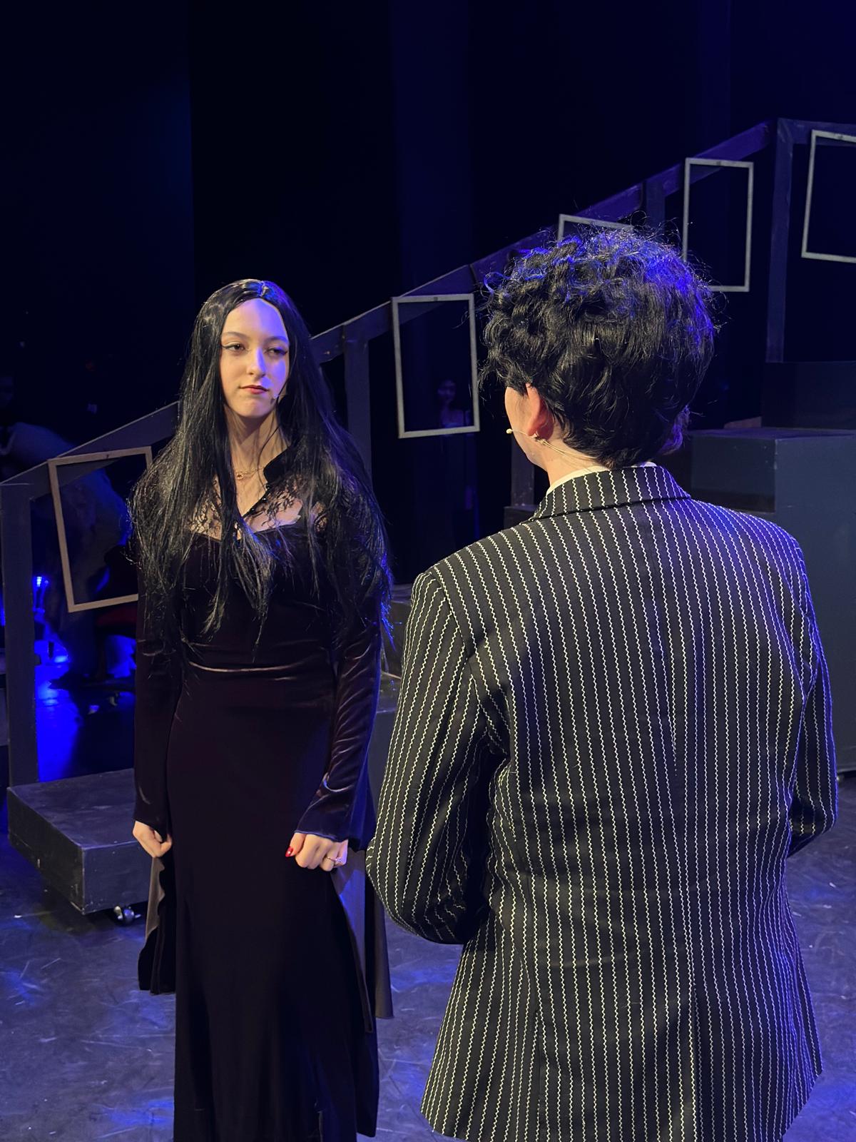 costume-addams 11