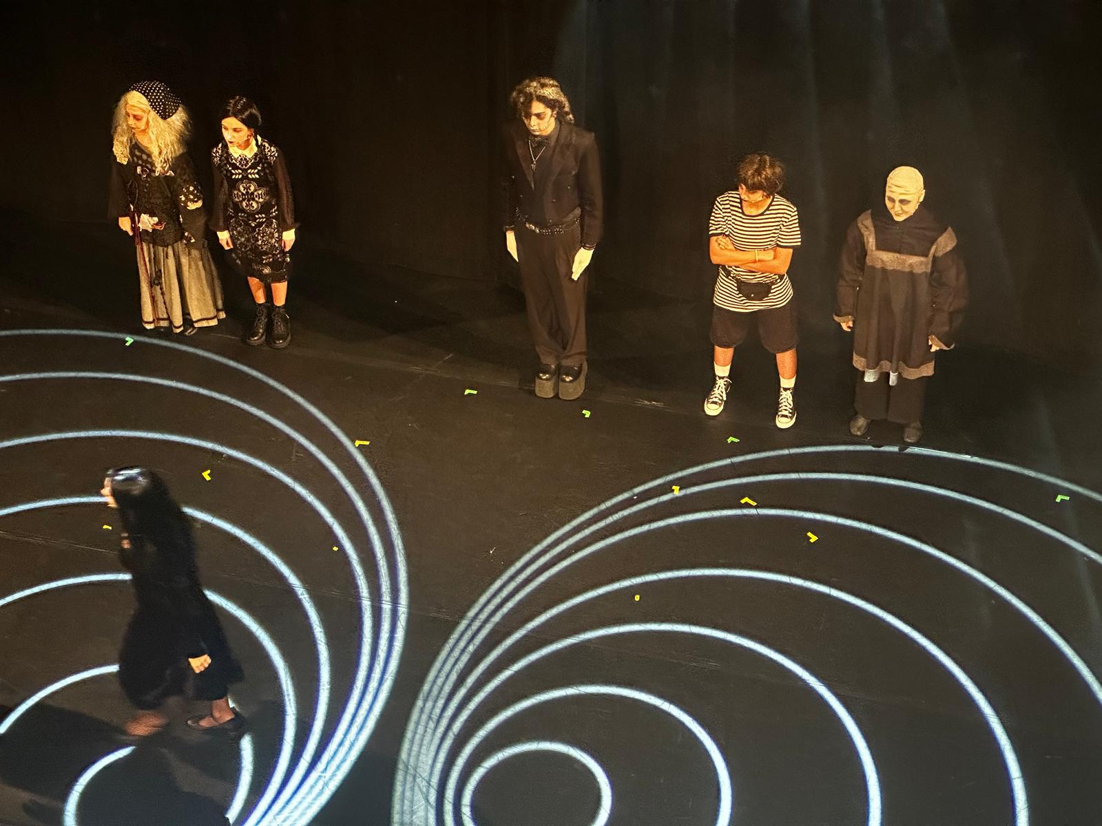 costume-addams 12